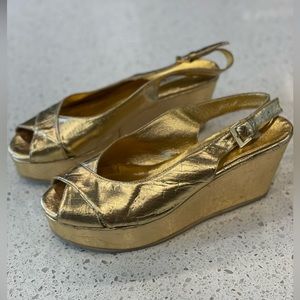 Hollywould Gold Sandals (made in Italy). Size 7